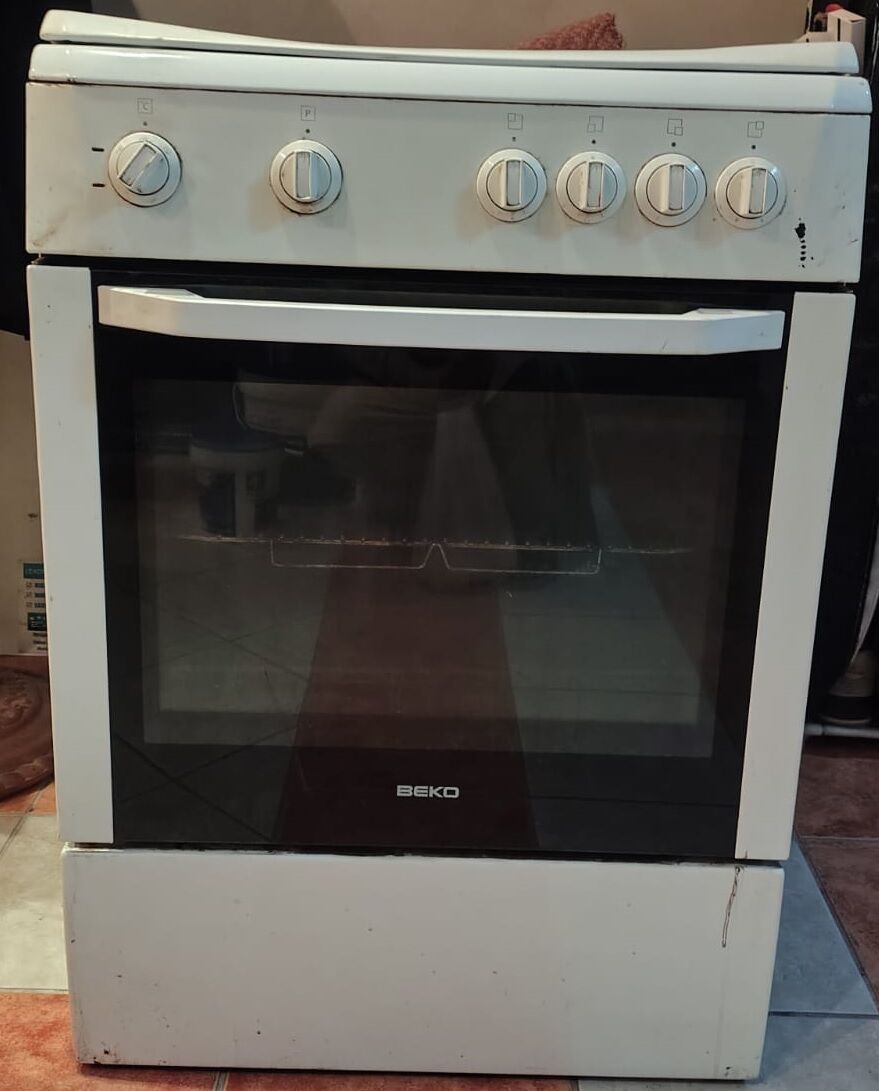 Al Khobar Al Shamalia, Appliances, SAR 375,  Beko Electric Stove And Classpro Upright Steam Iron