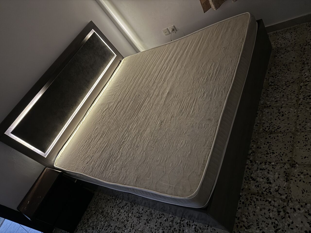 Al Aziziyah, Furniture, SAR 270,  New King Bed With Free Old Mattress