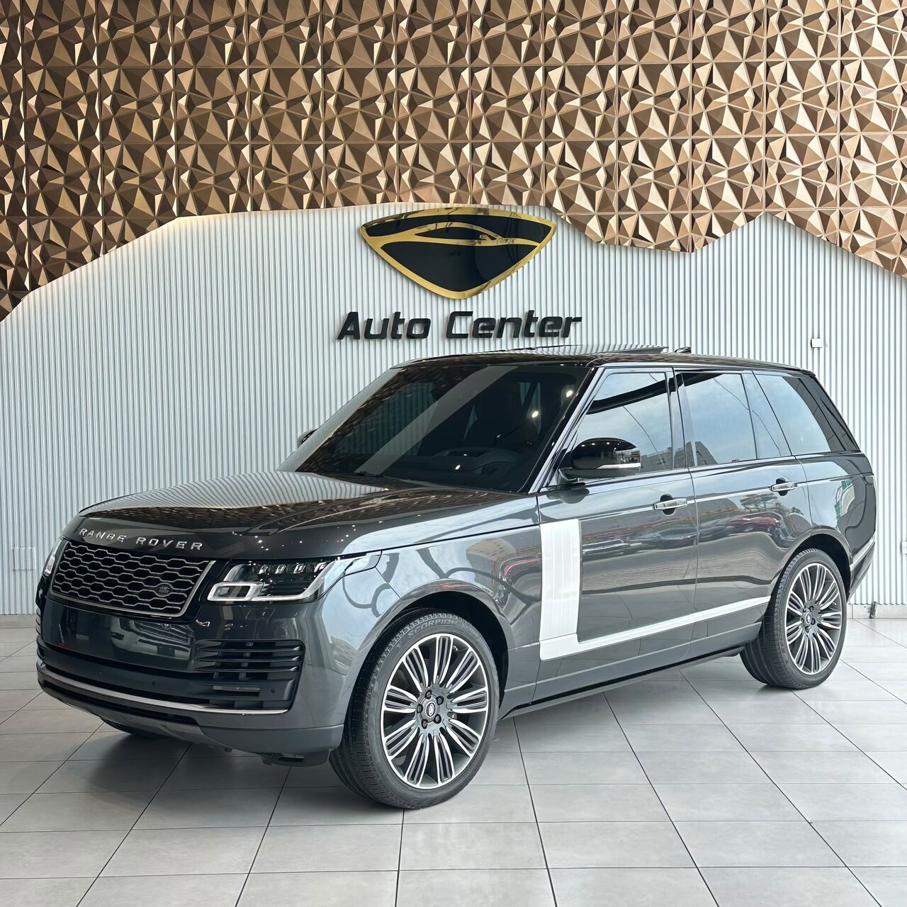 Riffa, Vehicles, Cars & Trucks , BHD 18900,  RANGE ROVER VOGUE SE V8 SUPERCHARGED 2020 GREY,  2020,  Automatic,  70000 KM,