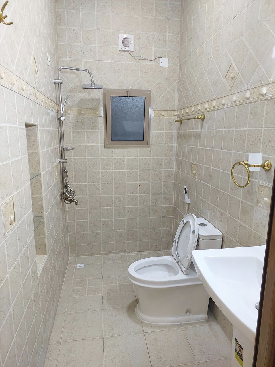 Manama, Apartments, Flats, Houses & Villas, BHD 380/month,  5 BR,  2 Floors In A Building For Rent In JidAli