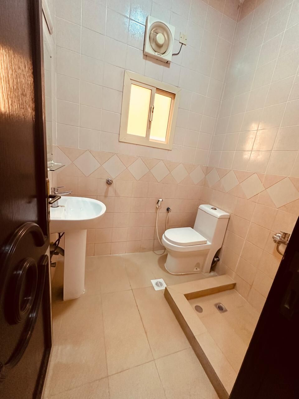 Mahooz, Apartments, Flats, Houses & Villas, BHD 300/month,  Furnished,  2 BR,  FURNISHED TWO BEDROOM FLAT FOR RENT IN MAHOOZ