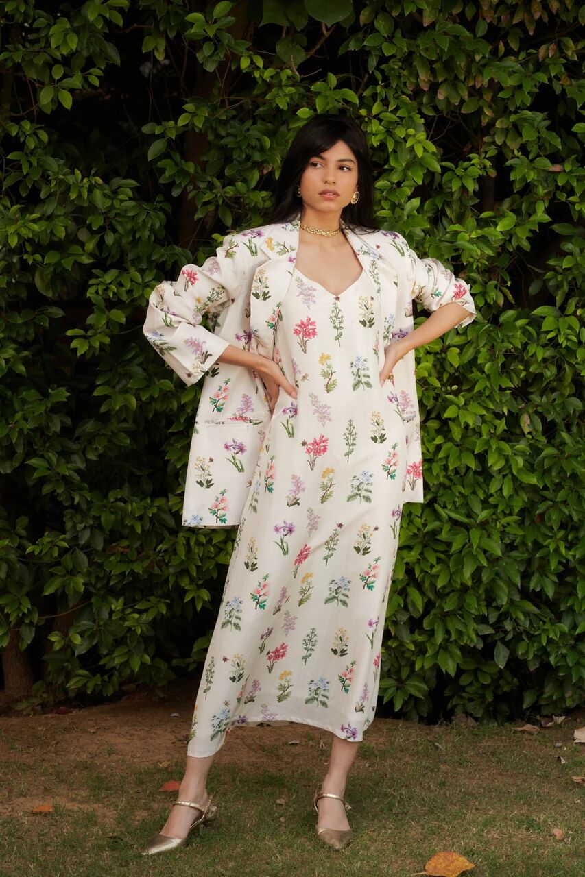 Mumbai, Clothing & Accessories, INR 35000,  Sustainable Luxury Fashion With Timeless Handcrafted Designs | OdeToOdd