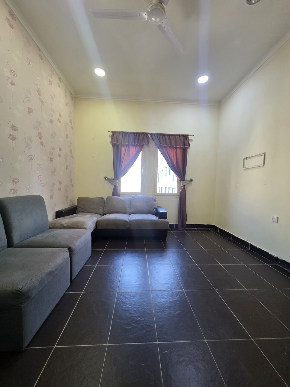 Mahooz, Apartments, Flats, Houses & Villas, BHD 200/month,  Furnished,  1 BR,  - Very Neet Fully Furnished 1 BHK Flat With Ewa @200/BD In Mahooz
