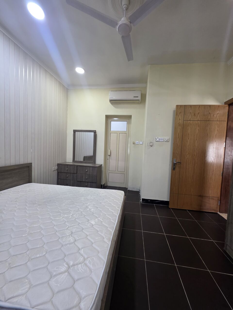 Mahooz, Apartments, Flats, Houses & Villas, BHD 200/month,  Furnished,  1 BR,  - Very Neet Fully Furnished 1 BHK Flat With Ewa @200/BD In Mahooz