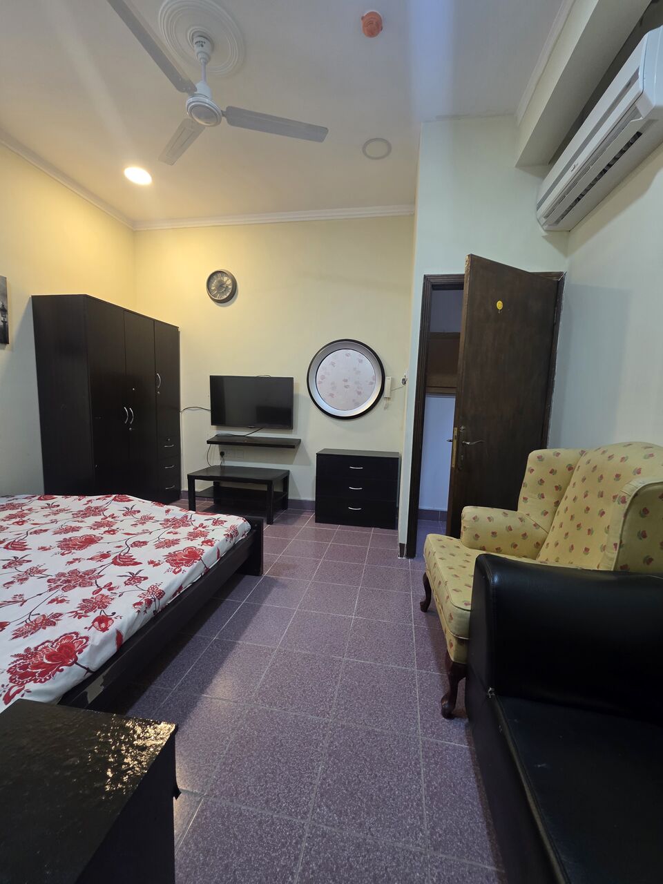 Mahooz, Apartments, Flats, Houses & Villas, BHD 180/month,  Furnished,  Studio,  - Very Neet Fully Furnished Studio Flat With Ewa @180/BD In Mahooz
