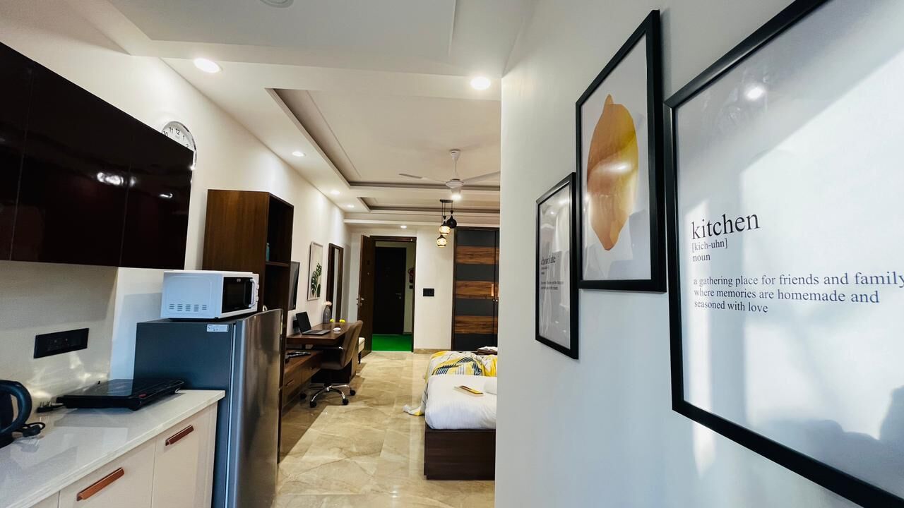 Gurgaon, Apartments, Flats, Houses & Villas, INR 4000/day,  Furnished,  Studio,  400 Sq. Meter,  Zen Studio DLF Cyber City