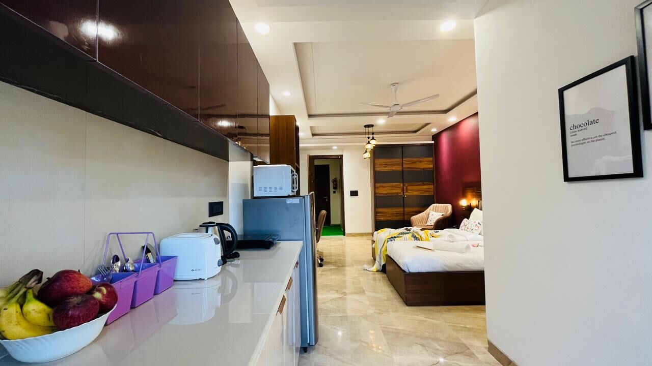 Gurgaon, Apartments, Flats, Houses & Villas, INR 4000/day,  Furnished,  Studio,  400 Sq. Meter,  Zen Studio DLF Cyber City