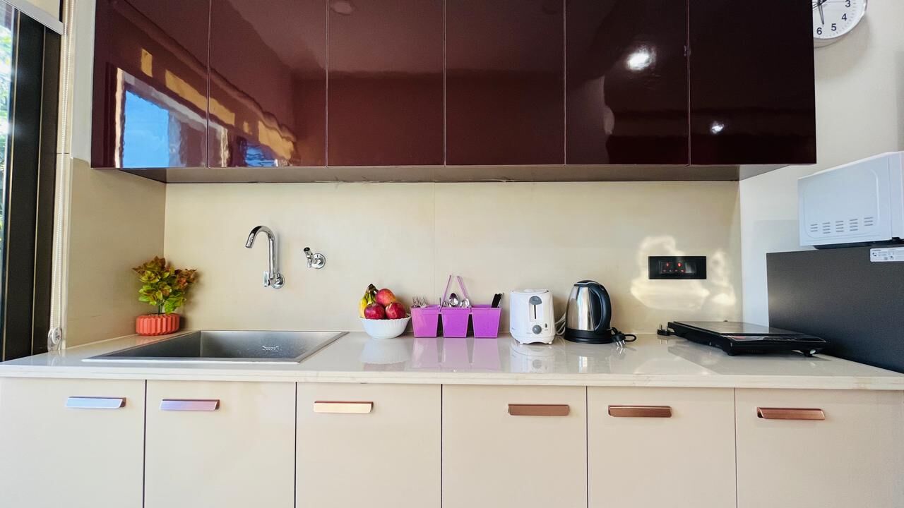 Gurgaon, Apartments, Flats, Houses & Villas, INR 4000/day,  Furnished,  Studio,  400 Sq. Meter,  Zen Studio DLF Cyber City