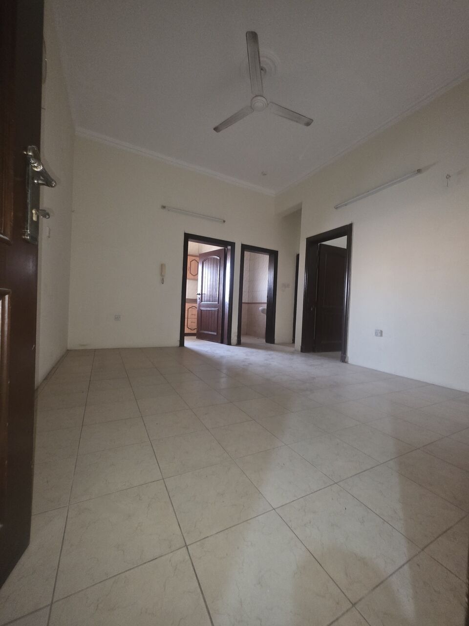Gudaibiya, Apartments, Flats, Houses & Villas, BHD 160/month,  2 BR,  Very Neet UN Furnished 2 BHK Flat Without Ewa @160/BD In Gudaibiya