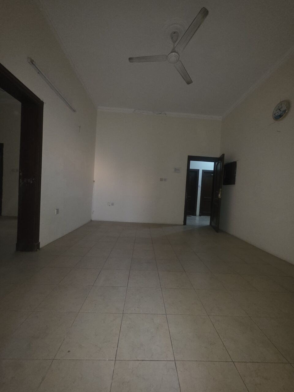 Gudaibiya, Apartments, Flats, Houses & Villas, BHD 160/month,  2 BR,  Very Neet UN Furnished 2 BHK Flat Without Ewa @160/BD In Gudaibiya