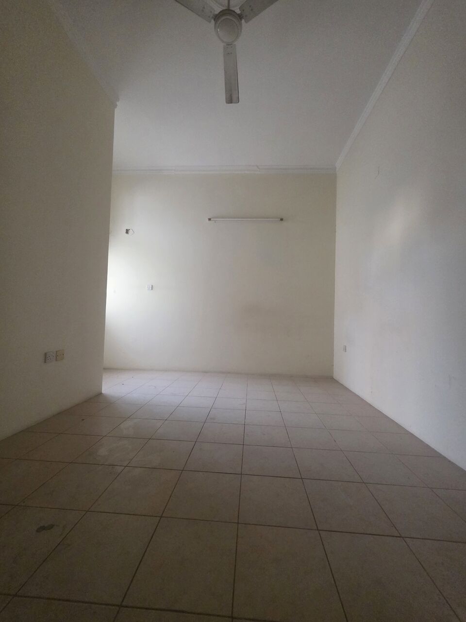 Gudaibiya, Apartments, Flats, Houses & Villas, BHD 160/month,  2 BR,  Very Neet UN Furnished 2 BHK Flat Without Ewa @160/BD In Gudaibiya