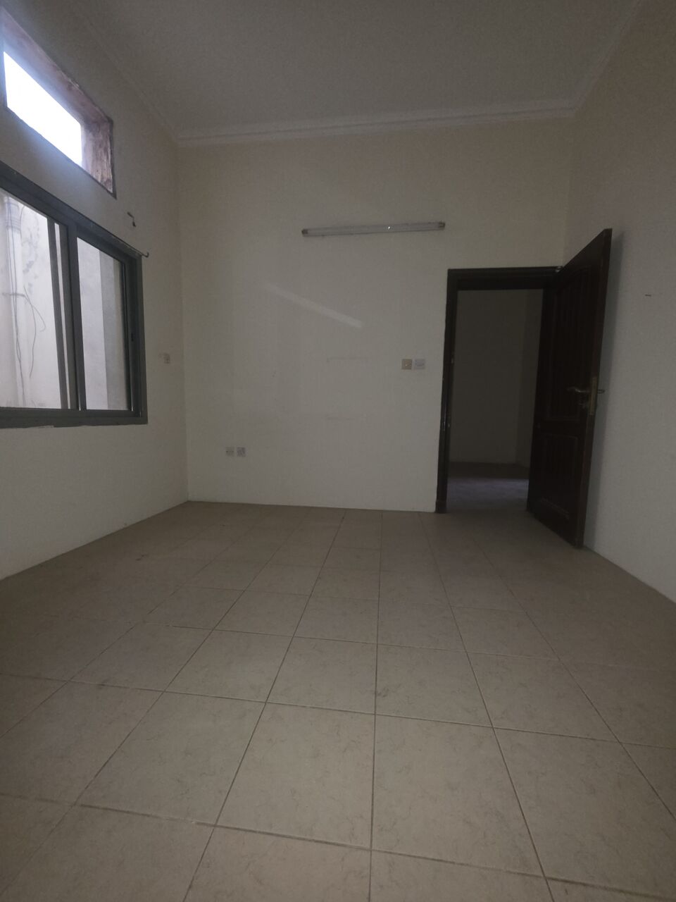 Gudaibiya, Apartments, Flats, Houses & Villas, BHD 160/month,  2 BR,  Very Neet UN Furnished 2 BHK Flat Without Ewa @160/BD In Gudaibiya