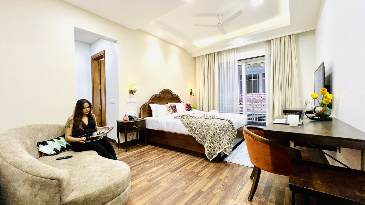 Gurgaon, Apartments, Flats, Houses & Villas, INR 15000/month,  Furnished,  1200 Sq. Meter,  Three Bedroom Apartment Luxury Sec 38