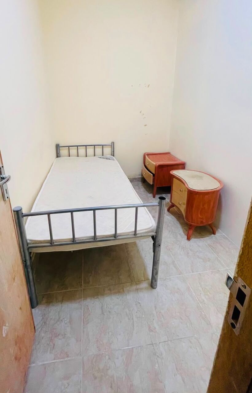 Doha, Rooms for Rent, QAR 1300/month,  Furnished,  25 Sq. Meter,  Concrete Rooms & Partition Rooms