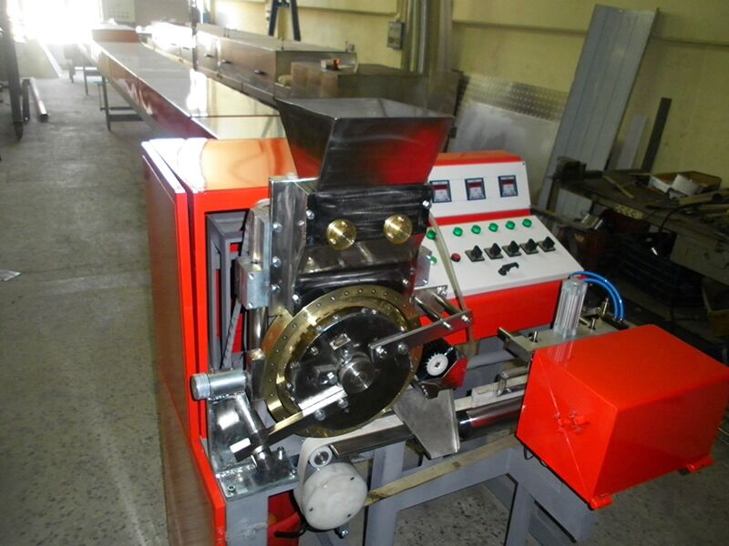 Praia, Industrial Machinery, USD 5000,  Half Automatic Sugar Molding Machine