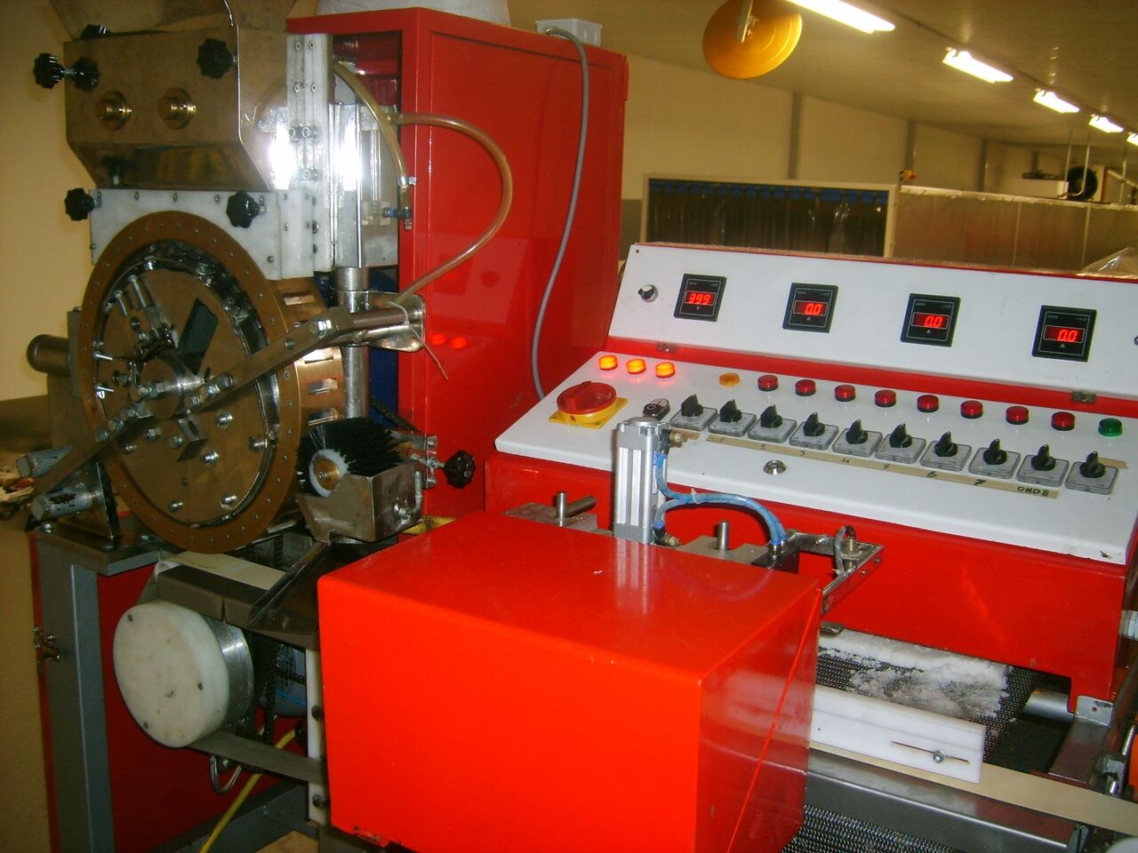 Praia, Industrial Machinery, USD 5000,  Half Automatic Sugar Molding Machine