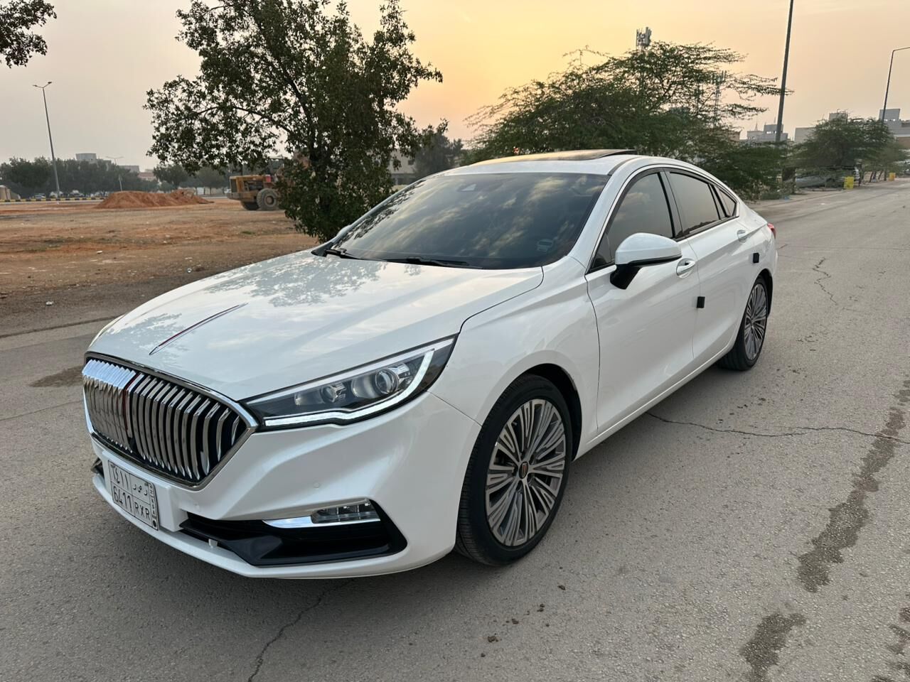 Riyadh, Vehicles, Cars & Trucks , SAR 51000,  Hongqi H5,  2024,  Automatic,  51000 KM,    35 TD Fully Loaded With Sunroof For Sales