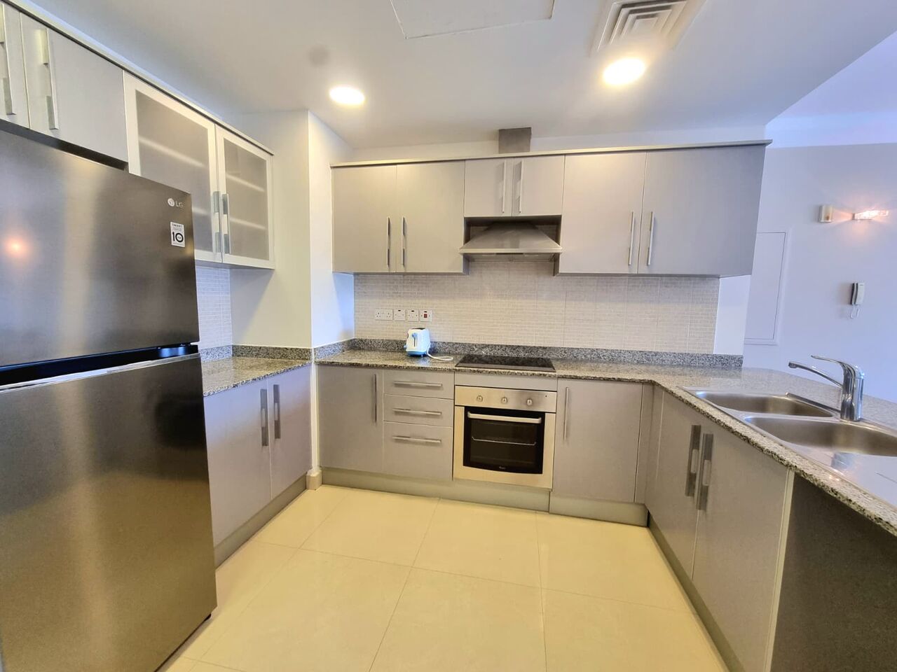 Amwaj Islands, Apartments, Flats, Houses & Villas, BHD 370/month,  Furnished,  2 BR,  110 Sq. Meter,  Delightful / Lower Floor / Pet Friendly / Balcony / Laundry Room