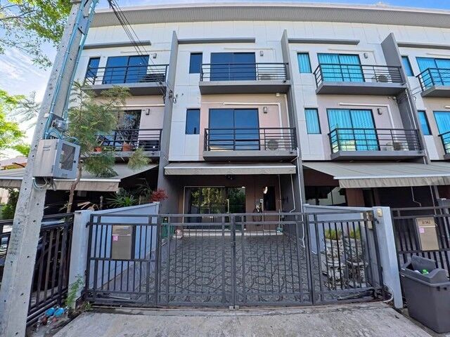 Bangkok, Villas, THB 30000,  20 Sq. Feet,  Townhome For Rent Near Pink Line Ramindra Station KM.9, Fashion Island And Satit Pattana