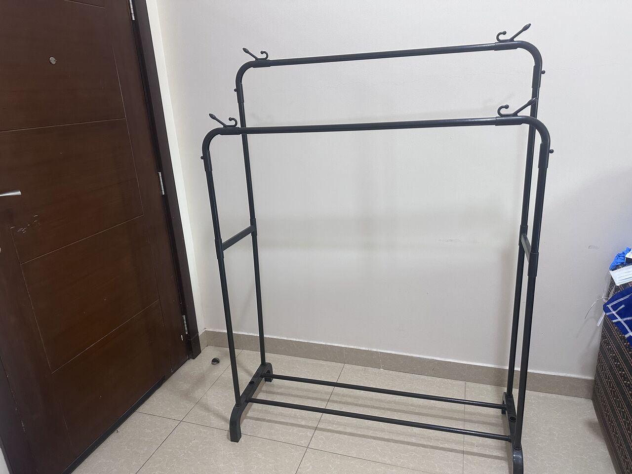 Riffa, Items Wanted, Metal Cloths Hanger