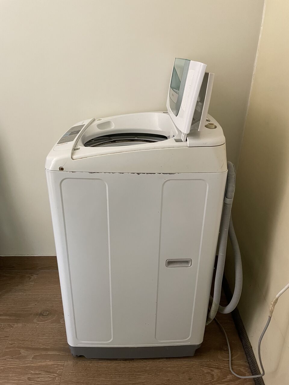 Riyadh, Appliances, SAR 500,  Hitachi Washing Machine 9.5 Kg For Sale