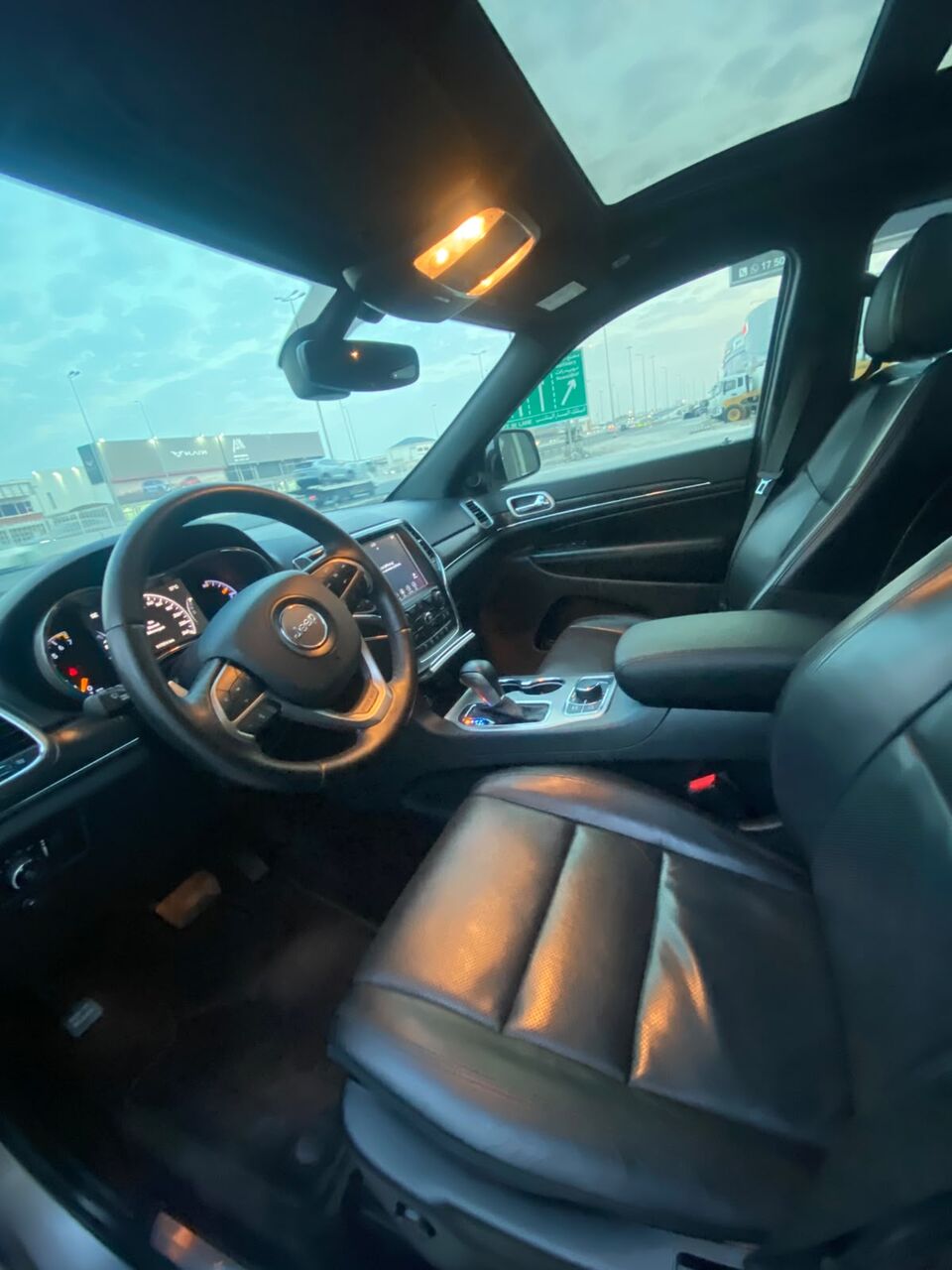 Manama, Vehicles, Cars & Trucks , BHD 6500,  Jeep Grand Cherokee LTD,  2018,  Automatic,  118000 KM,    (Silver)