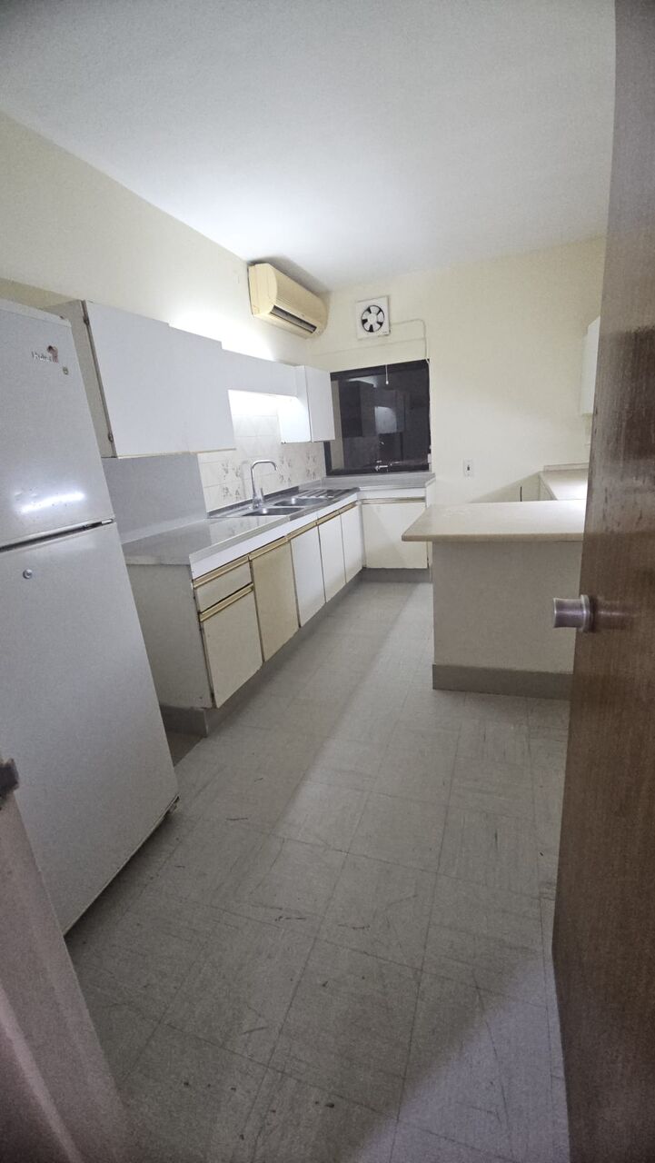 Adliya, Apartments, Flats, Houses & Villas, BHD 330/month,  3 BR,  3 Bedroom Semi Furnished Flat For Rent With Ewa