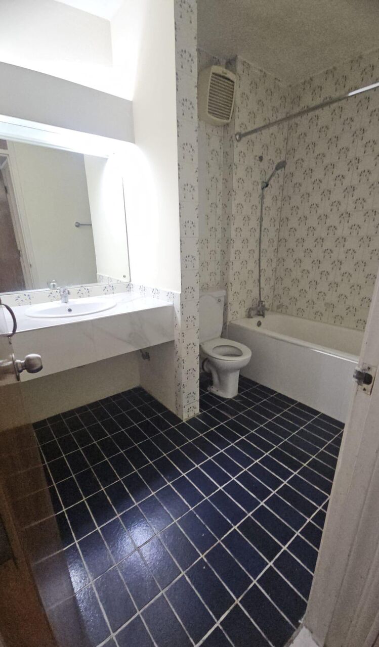 Adliya, Apartments, Flats, Houses & Villas, BHD 330/month,  3 BR,  3 Bedroom Semi Furnished Flat For Rent With Ewa