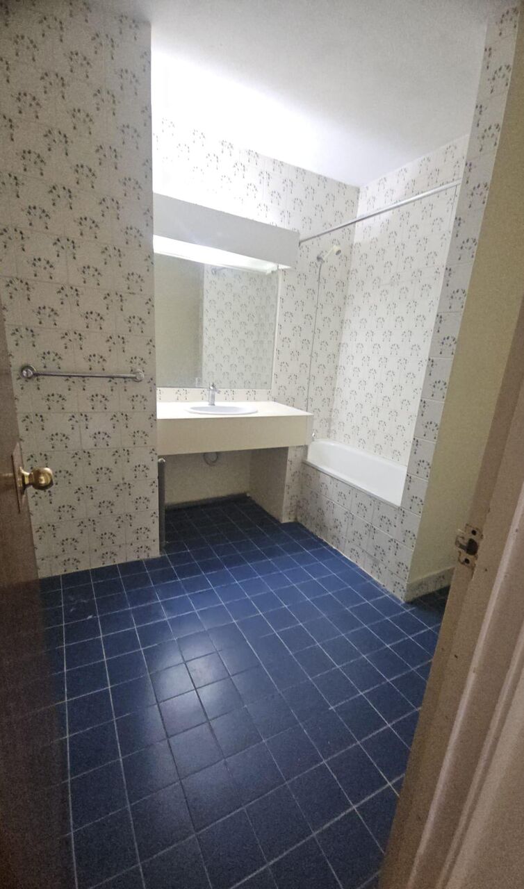 Adliya, Apartments, Flats, Houses & Villas, BHD 330/month,  3 BR,  3 Bedroom Semi Furnished Flat For Rent With Ewa