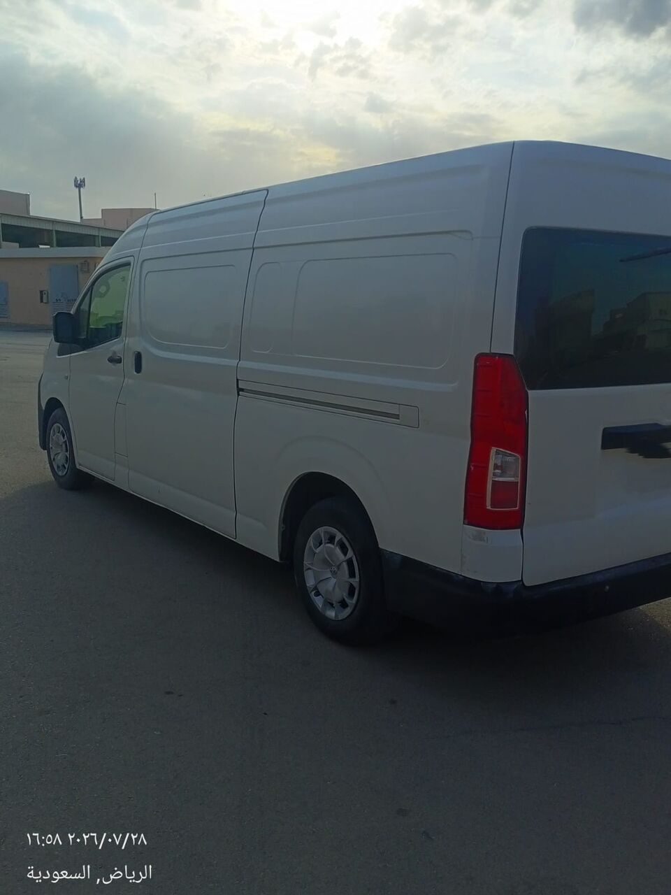 Riyadh, Vehicles, Cars & Trucks , SAR 88000,  Toyota Hi-Ace,  2020,  Manual,  198000 KM,   Toyota Van, Diesel