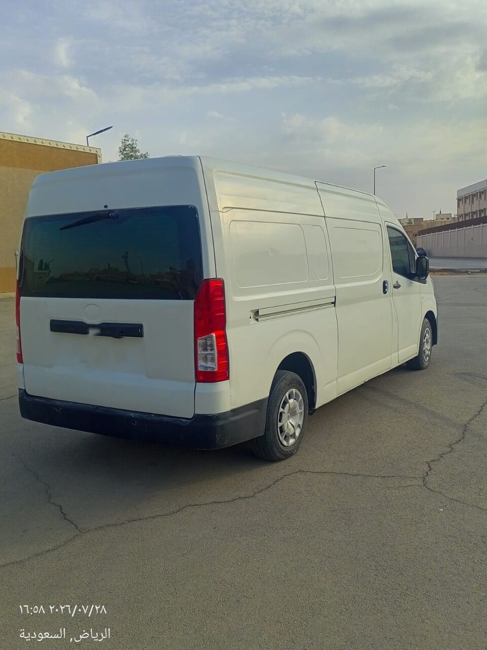 Riyadh, Vehicles, Cars & Trucks , SAR 88000,  Toyota Hi-Ace,  2020,  Manual,  198000 KM,   Toyota Van, Diesel