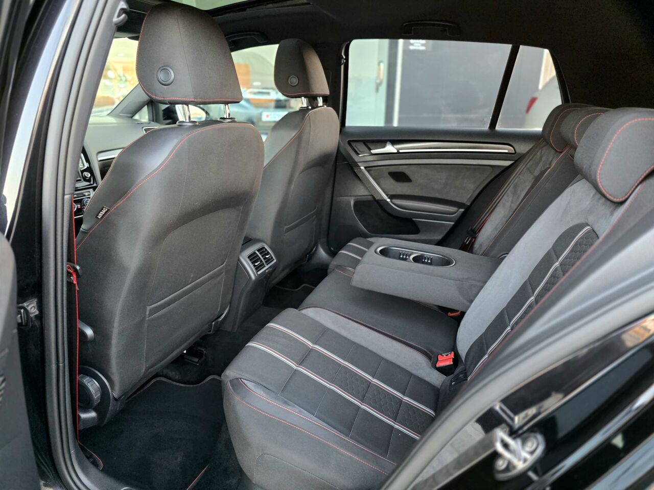 Manama, Vehicles, Cars & Trucks , BHD 6800,  Volkswagen Golf GTI Clubsport,  2017,  Automatic,  158000 KM,  Volkswagen Golf GTI Club Sport