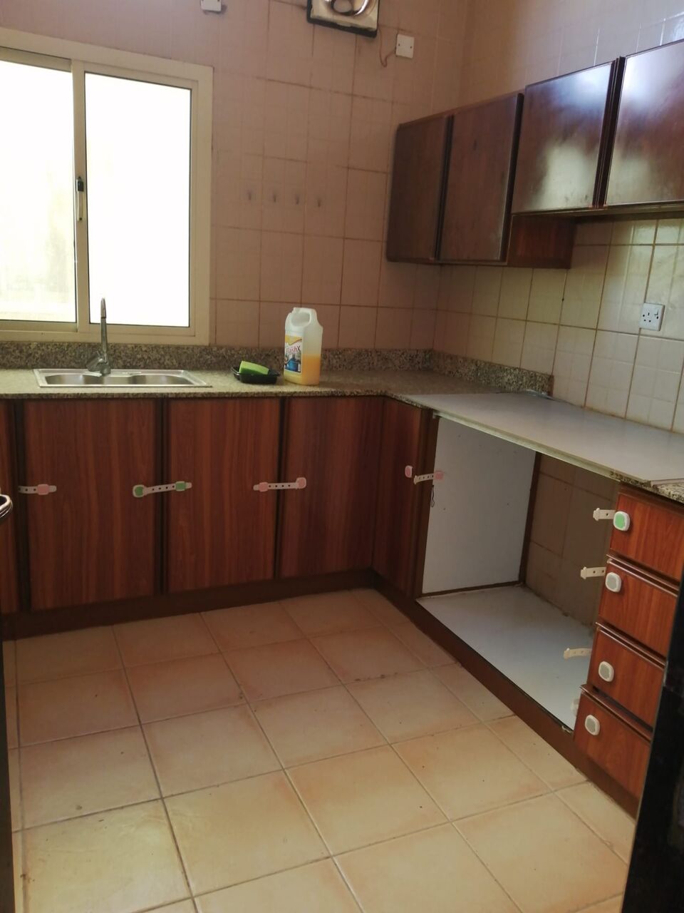 Sanad, Apartments, Flats, Houses & Villas, BHD 150/month,  3 BR,  100 Sq. Meter,  Spacious Flat For Rent In Sanad Area ,3bedrooms