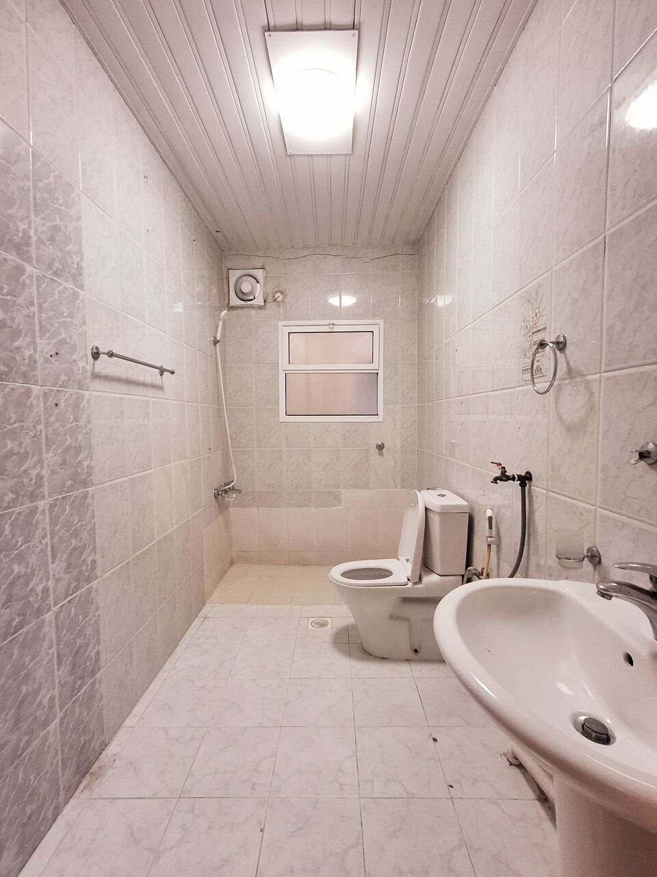 Hoora, Apartments, Flats, Houses & Villas, BHD 140/month,  Studio,  Very Neet Semi Furnished Studio Flat With Unlimited Ewa @140/BD In Hoora