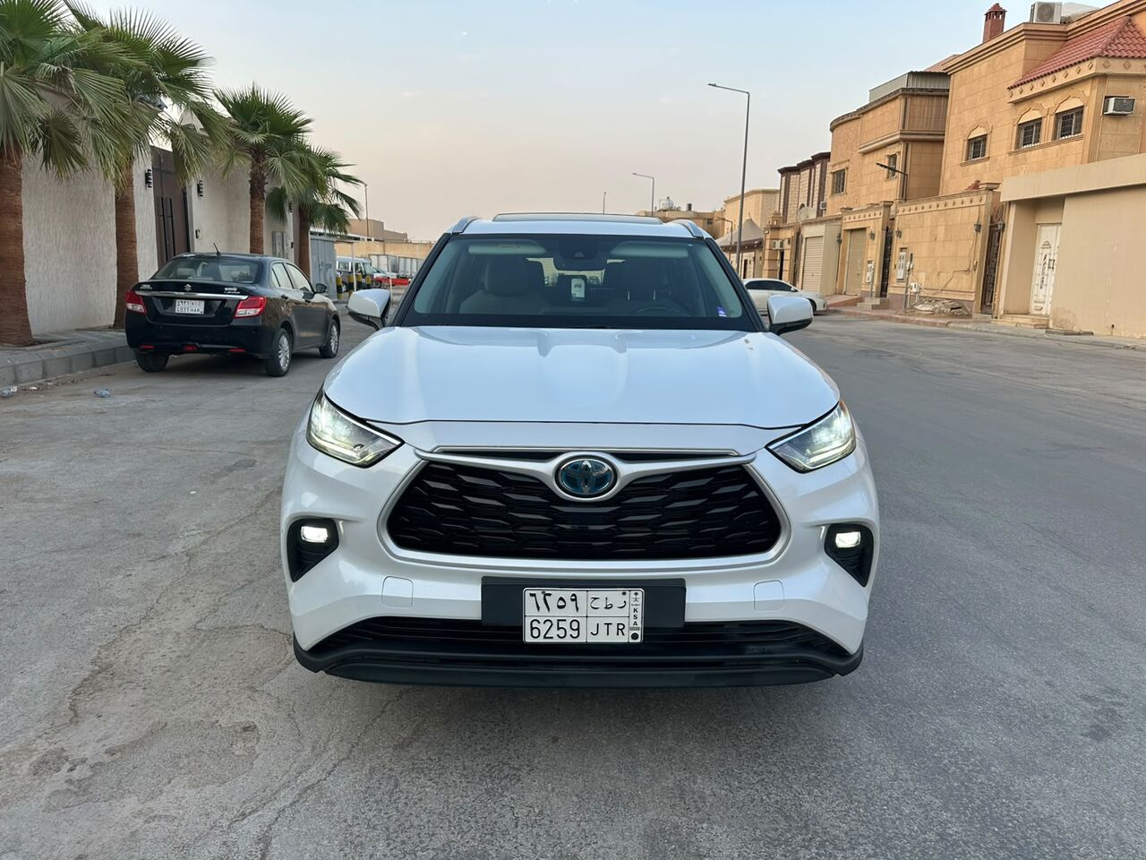 Riyadh, Vehicles, Cars & Trucks , SAR 130000,  Toyota Highlander Hybrid GLE,  2023,  Automatic,  45000 KM,   Toyota Highlander (Hybrid GLE) Wi Sunroof Very Low Odo No Accident History 1st Owner