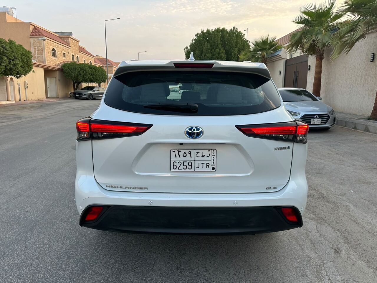 Riyadh, Vehicles, Cars & Trucks , SAR 130000,  Toyota Highlander Hybrid GLE,  2023,  Automatic,  45000 KM,   Toyota Highlander (Hybrid GLE) Wi Sunroof Very Low Odo No Accident History 1st Owner