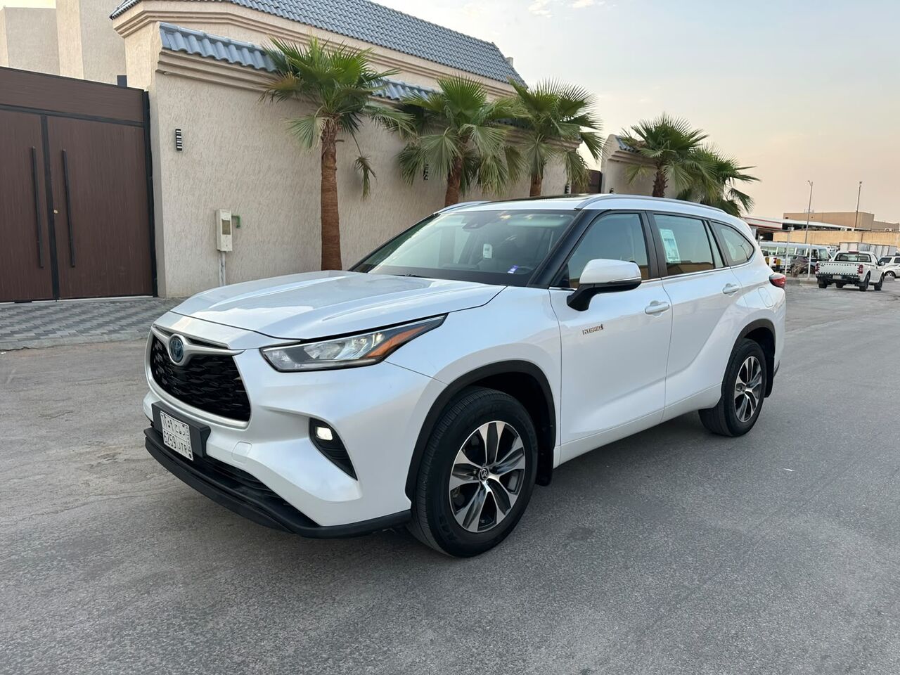 Riyadh, Vehicles, Cars & Trucks , SAR 130000,  Toyota Highlander Hybrid GLE,  2023,  Automatic,  45000 KM,   Toyota Highlander (Hybrid GLE) Wi Sunroof Very Low Odo No Accident History 1st Owner