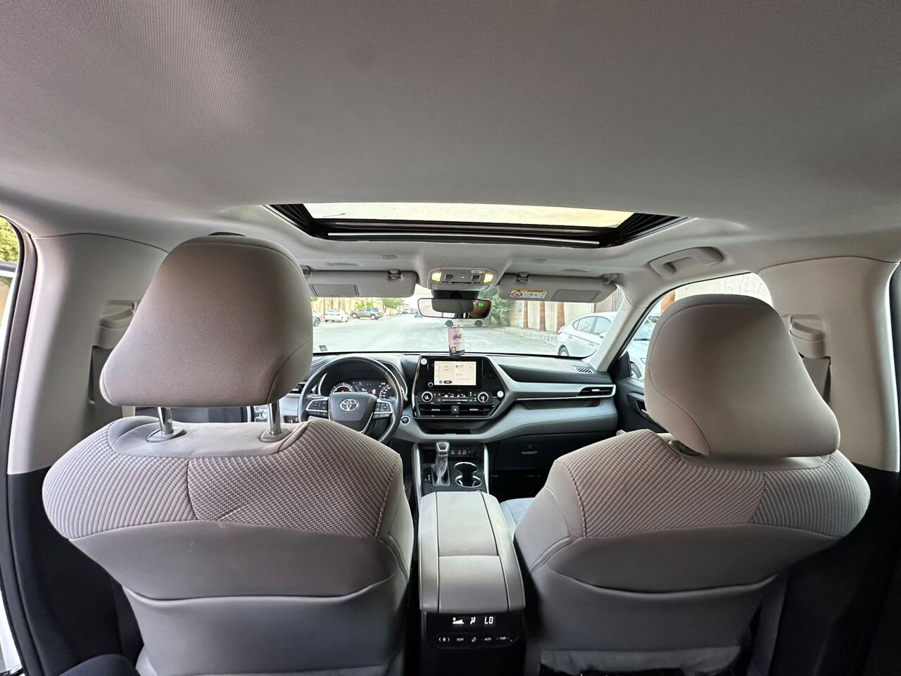 Riyadh, Vehicles, Cars & Trucks , SAR 130000,  Toyota Highlander Hybrid GLE,  2023,  Automatic,  45000 KM,   Toyota Highlander (Hybrid GLE) Wi Sunroof Very Low Odo No Accident History 1st Owner