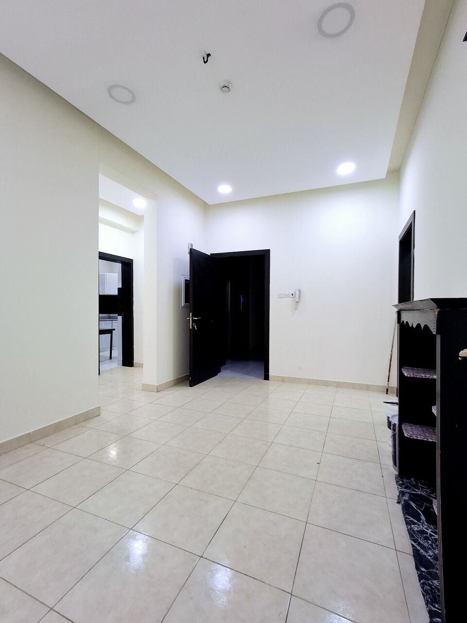 Gudaibiya, Apartments, Flats, Houses & Villas, BHD 220/month,  2 BR,  - Very Neet Semi Furnished 2 BHK Flat With Ewa @220/BD In Gudaibiya