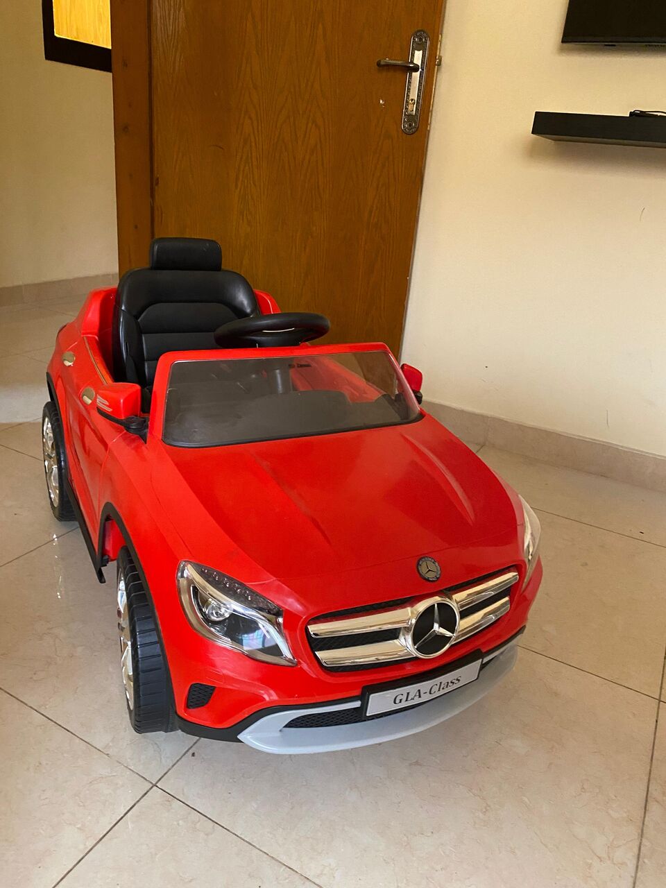 Jubail, Baby & Kid Stuff, SAR 300,  Kids Electric Car (Mercedes) For Sale