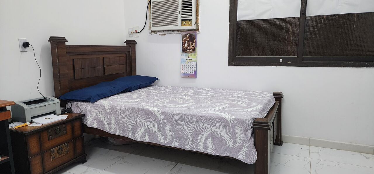 Dammam, Household Items, SAR 650,  Bed Set,  Wardrobe