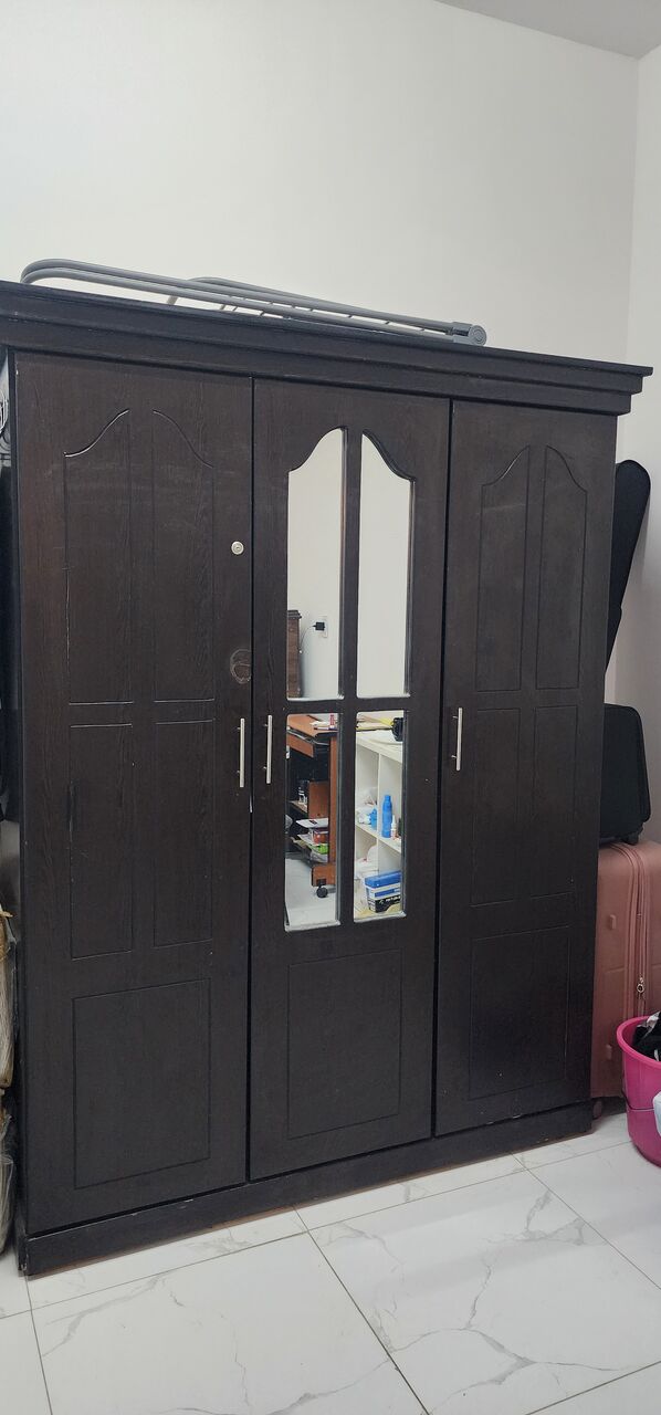 Dammam, Household Items, SAR 650,  Bed Set,  Wardrobe