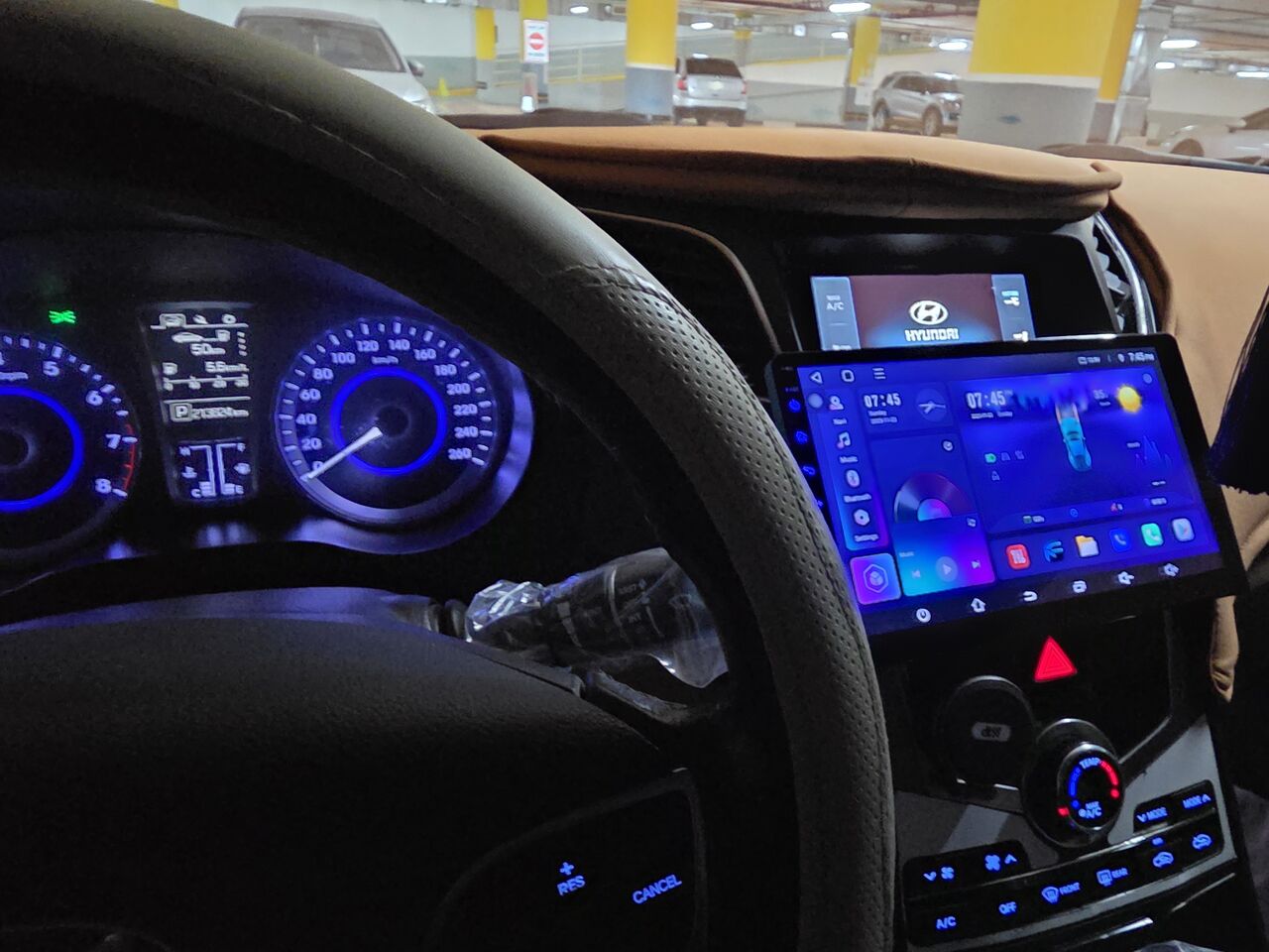 Riyadh, Vehicles, Cars & Trucks , SAR 23000,  Hyundai Azera,  2015,  Automatic,  219000 KM,    | Full Option | V6 | Good Condition | SAR 23000
