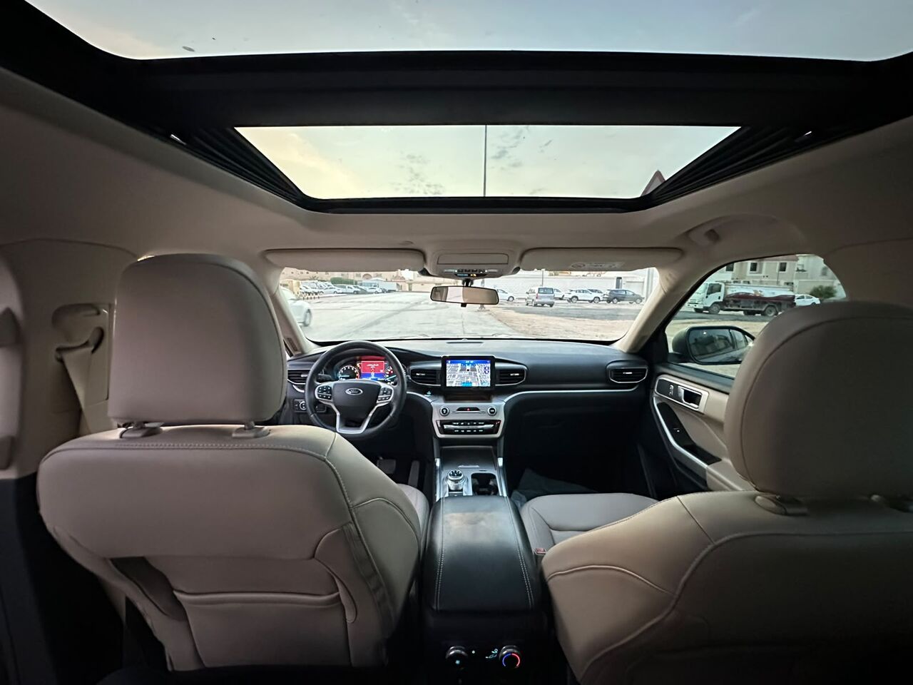 Riyadh, Vehicles, Cars & Trucks , SAR 125000,  Ford Explorer XLT,  2023,  Automatic,  47000 KM,    With Panorama Sunroof N 4x4 Full Options (1st Owner) No Accident