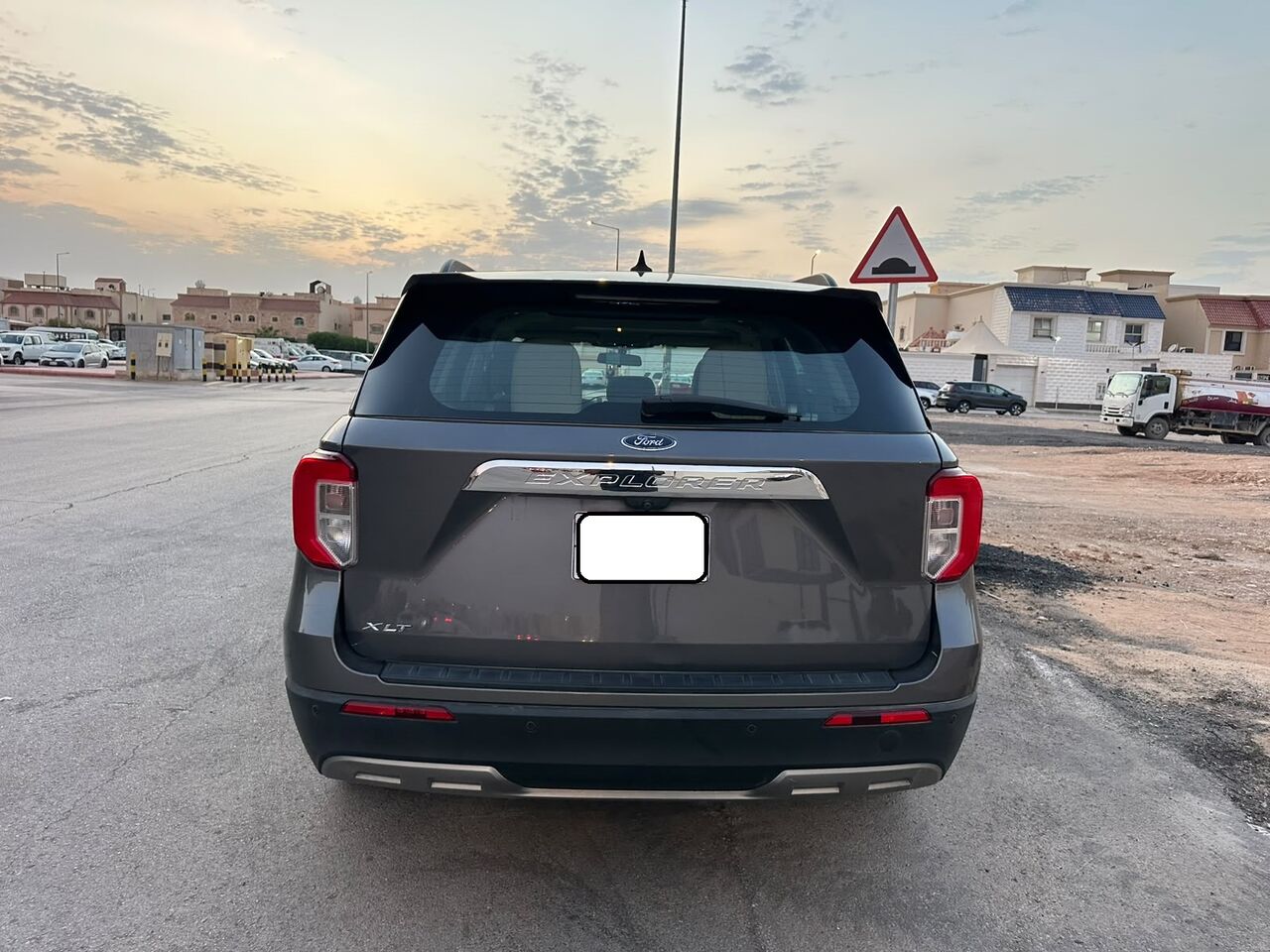 Riyadh, Vehicles, Cars & Trucks , SAR 125000,  Ford Explorer XLT,  2023,  Automatic,  47000 KM,    With Panorama Sunroof N 4x4 Full Options (1st Owner) No Accident