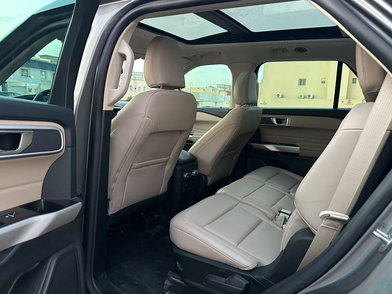 Riyadh, Vehicles, Cars & Trucks , SAR 125000,  Ford Explorer XLT,  2023,  Automatic,  47000 KM,    With Panorama Sunroof N 4x4 Full Options (1st Owner) No Accident