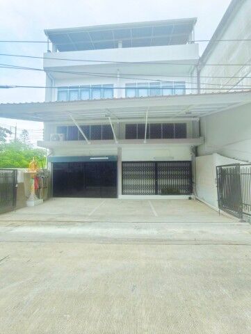 Bangkok, Villas, THB 54999,  45 Sq. Feet,  Home Office For Rent, 2 Units, 3 Floors, With Mezzanine, 3 Bathrooms, Near BTS Bearing,
