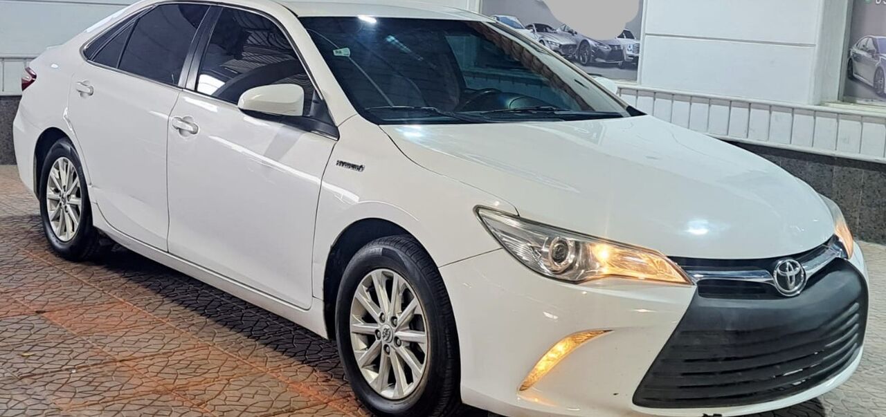 Riyadh, Vehicles, Cars & Trucks , SAR 47500,  TOYOTA CAMRY LE HYBRID,  2017,  Automatic,  175000 KM,  MID OPTION  ALLOYS A  WHEELS PUSH START KEY LESS ENTRY(BASMA)