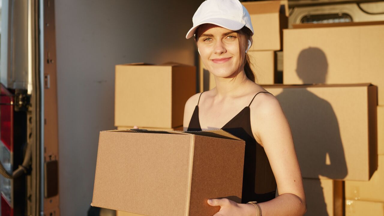 Edmonton, Relocation, How Do Luxury Movers In Airdrie Handle Fragile And High-End Items That Standard Movers Won