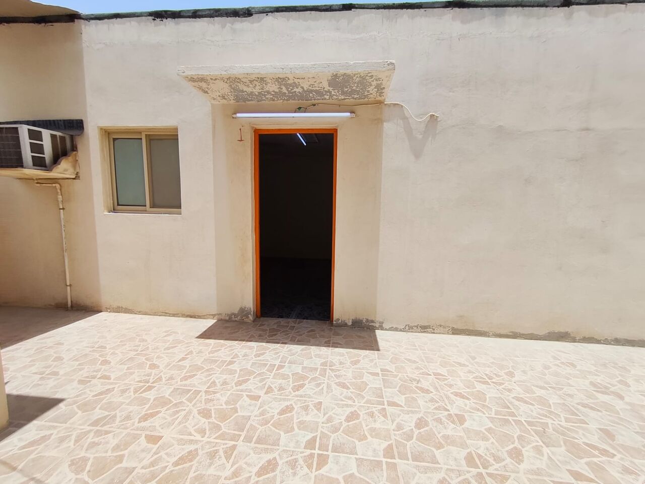 Sanabis, Apartments, Flats, Houses & Villas, BHD 130/year,  1 BR,  Sanabis:- Rooftop Studio Flat On Rent With Unlimited Ewa..